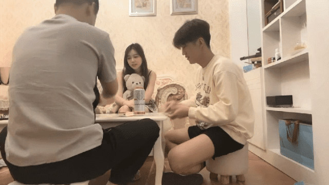 Nhậu đêm cùng người yêu bạn thân